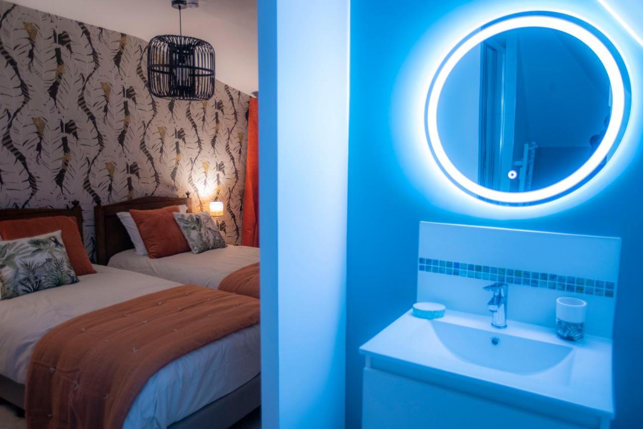 Chambre Jungle Dans Maison D'Hote "Le Petit Clouet"- โรเชอร์กอร์บง ภายนอก รูปภาพ